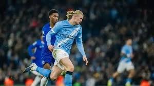 一张是1984奥运会对西班牙，另一张是nba早年对活塞。可以看到这时期跳投不带后仰，纯粹跳得高。